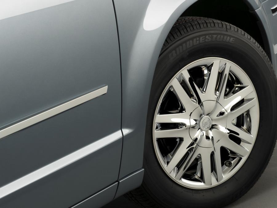  Chrysler Town & Country 2008 года  (фото 64 из 69)